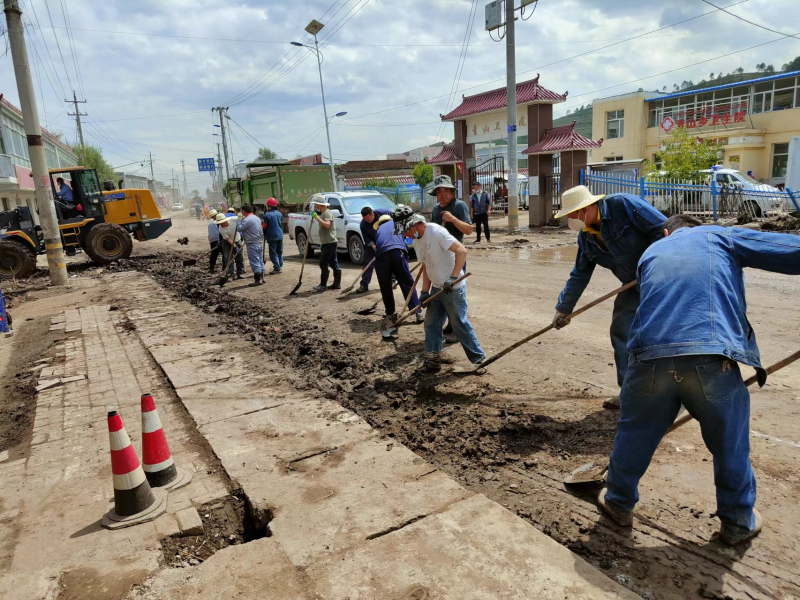 情系家鄉(xiāng)為人民 抗洪救災(zāi)勇?lián)?dāng)&mdash;&mdash;物產(chǎn)工投公司黨員干部、團(tuán)員青年奔赴災(zāi)區(qū)第一線搶險救災(zāi)