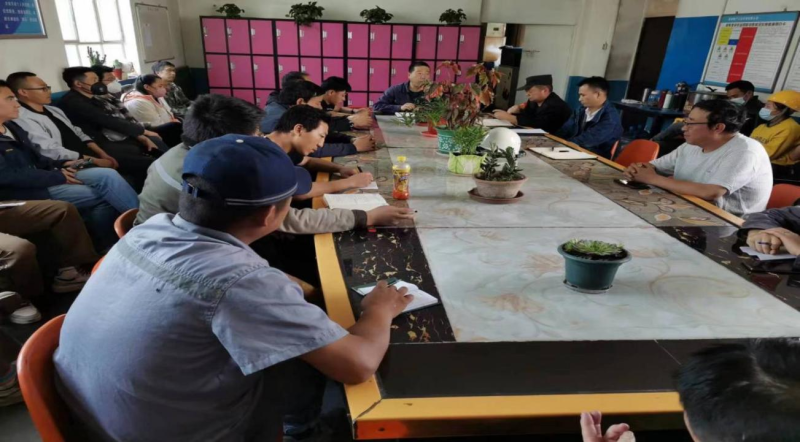 擰緊安全生產(chǎn)&ldquo;開(kāi)關(guān)&rdquo; 攜手共筑安全&ldquo;防線&rdquo;  --物產(chǎn)工投公司召開(kāi)安全管理規(guī)范化專項(xiàng)整治工作會(huì)議