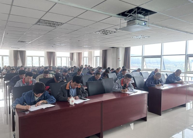 廉當(dāng)&ldquo;鐮&rdquo;可以除雜念   欲為&ldquo;獄&rdquo;勢(shì)必積災(zāi)難 &mdash;&mdash;集團(tuán)紀(jì)委書記為物產(chǎn)工投公司黨員干部、關(guān)鍵人員 授主題教育廉政專題黨課