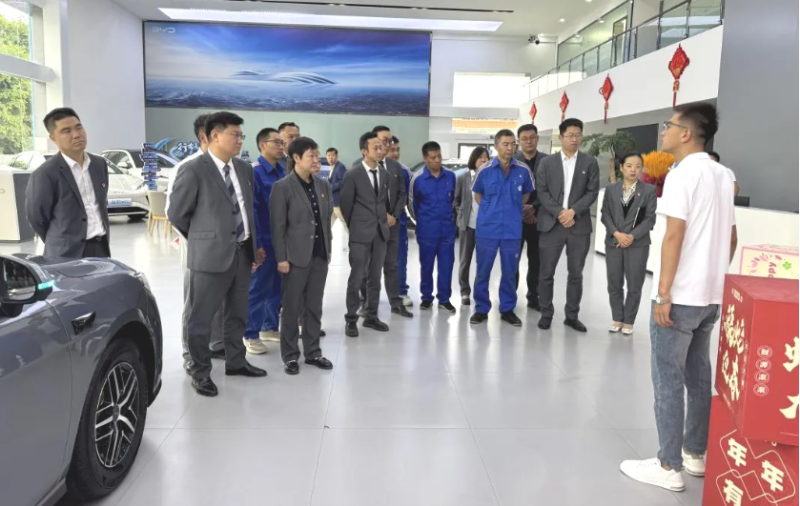 汽貿(mào)公司黨支部開展&ldquo;走出去、學(xué)進(jìn)來，改作風(fēng)、促發(fā)展&rdquo;貫徹中央八項(xiàng)規(guī)定精神學(xué)習(xí)教育走深走實(shí)主題黨日活動(dòng)