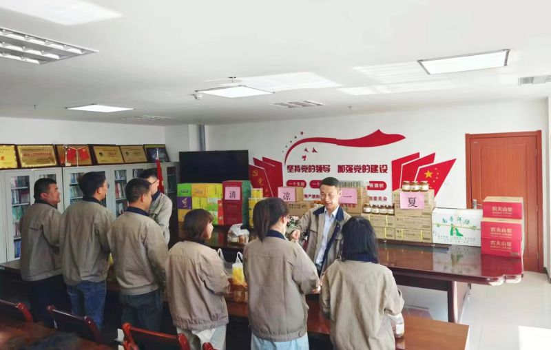 情系職工，夏送清涼&mdash;&mdash;朝物開投公司開展夏日送清涼活動