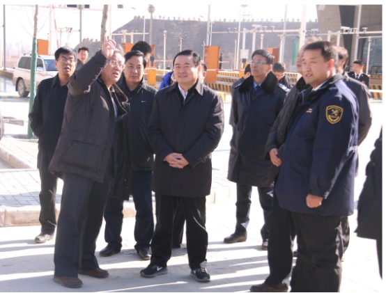 省委副書記、省長(zhǎng)郝鵬視察青海曹家堡保稅物流中心