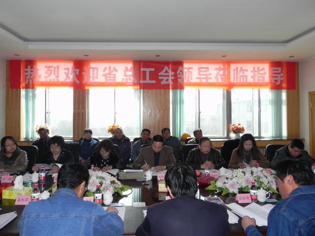 深入車間班組、&ldquo;零距離&rdquo;接觸職工、體驗職工生活、傾聽職工心聲