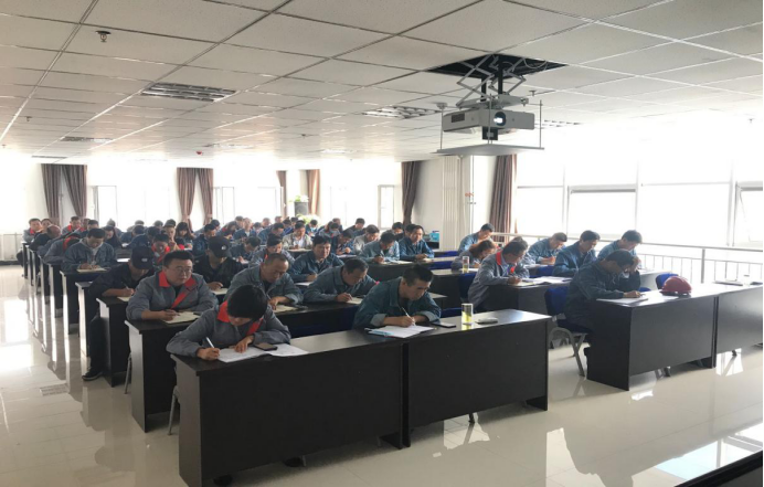 物產(chǎn)工投公司二屆黨委召開2020年第六次理論中心組學(xué)習（擴大）會