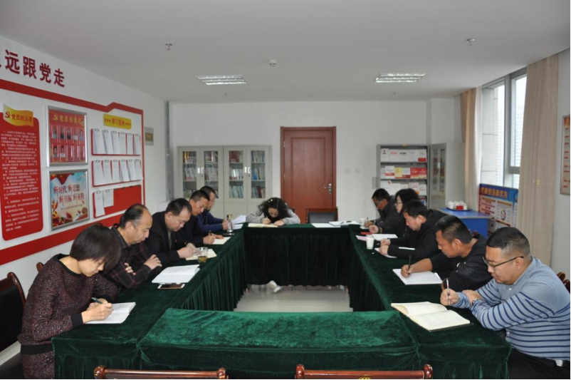 銘記&ldquo;生命線&rdquo;、分清&ldquo;是非線&rdquo; 修筑&ldquo;防腐線&rdquo;、不踩&ldquo;高壓線&rdquo;