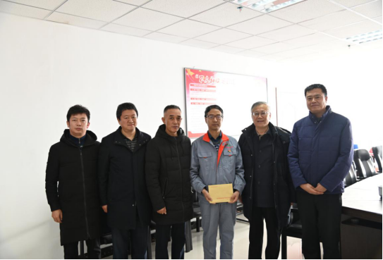 走訪慰問(wèn)專家人才，為人才創(chuàng)新?tīng)I(yíng)造良好的環(huán)境